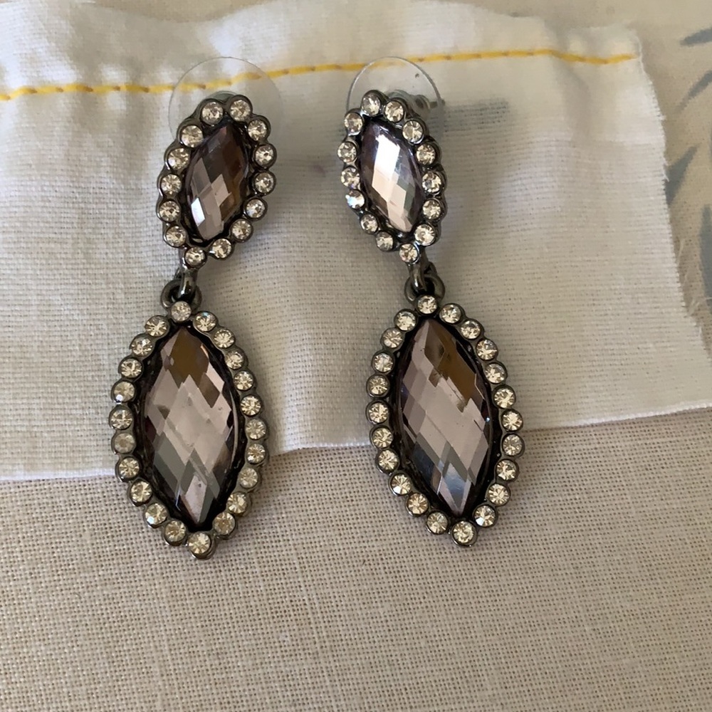 🌸 Monet Jewelry Drop Earrings🌸 - Picture 5 of 7